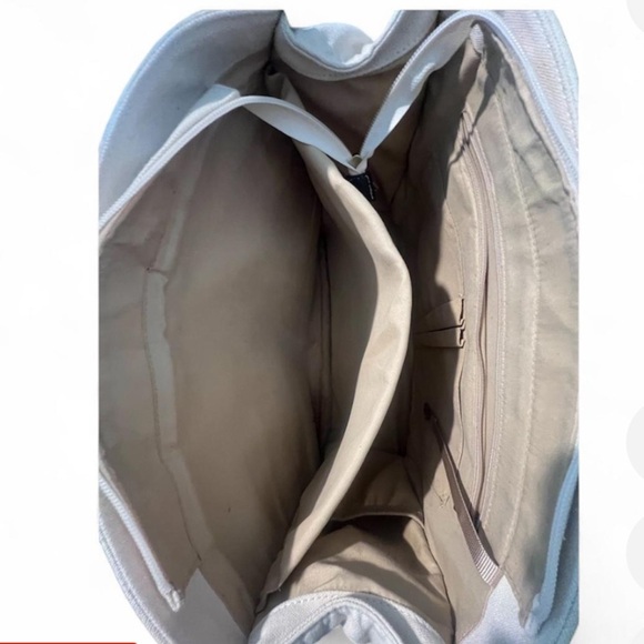 Amazon Black and Cream Laptop Bag - Picture 2 of 2